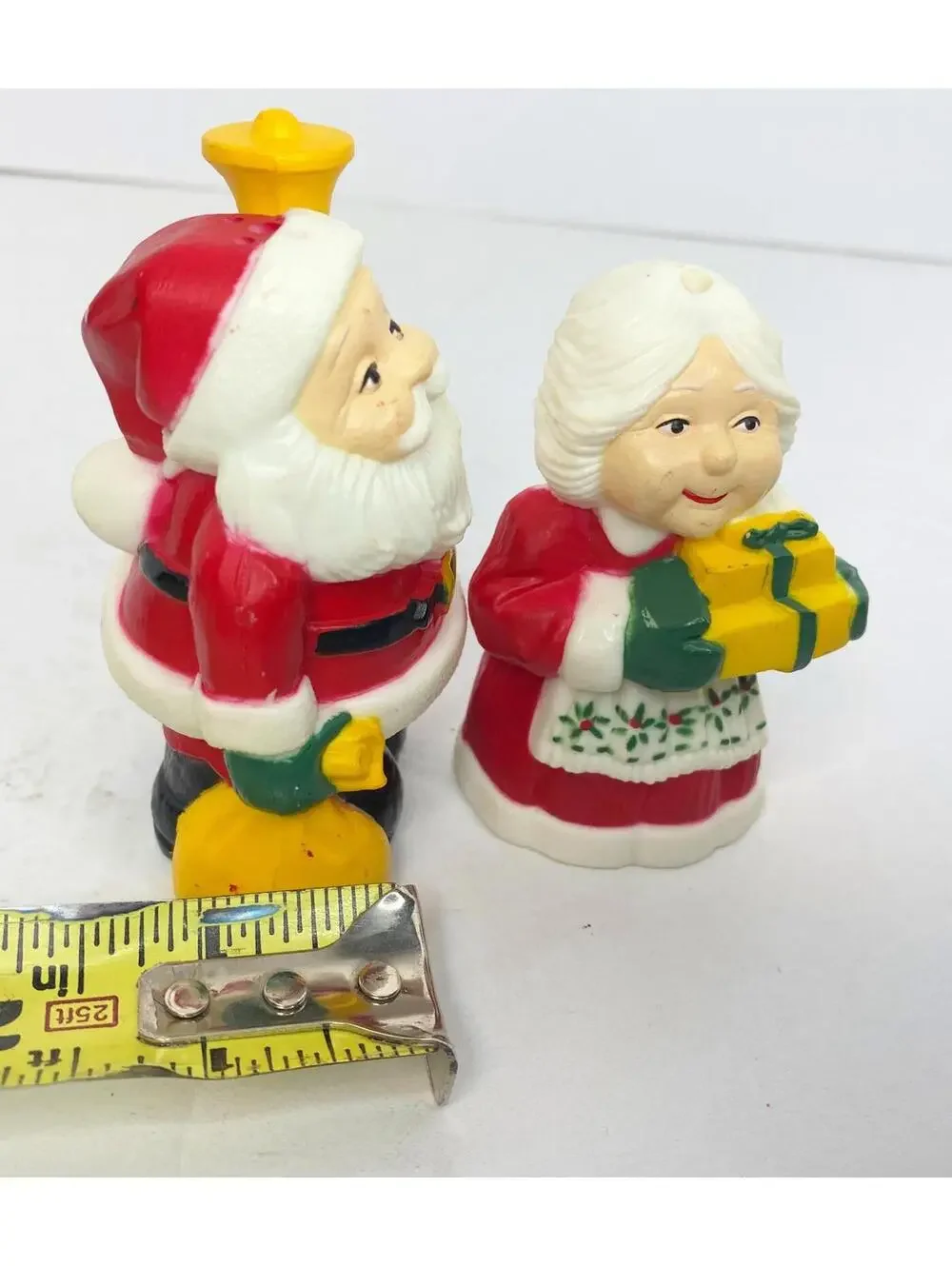 Vintage- 1986 McCrory Corp Mr. and Mrs. Claus Salt and Pepper Shakers